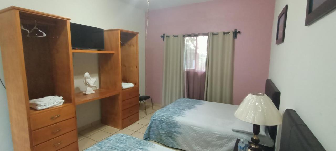 Hotel La Estancia Rio Verde Luaran gambar