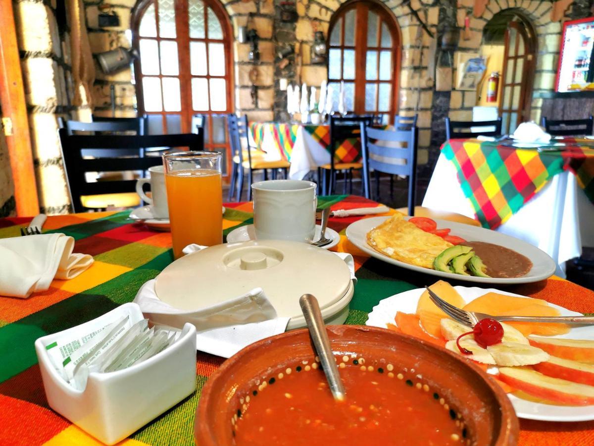 Hotel La Estancia Rio Verde Luaran gambar